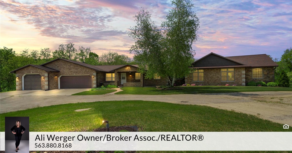 1463 180th Ave, Manchester, IA 52057