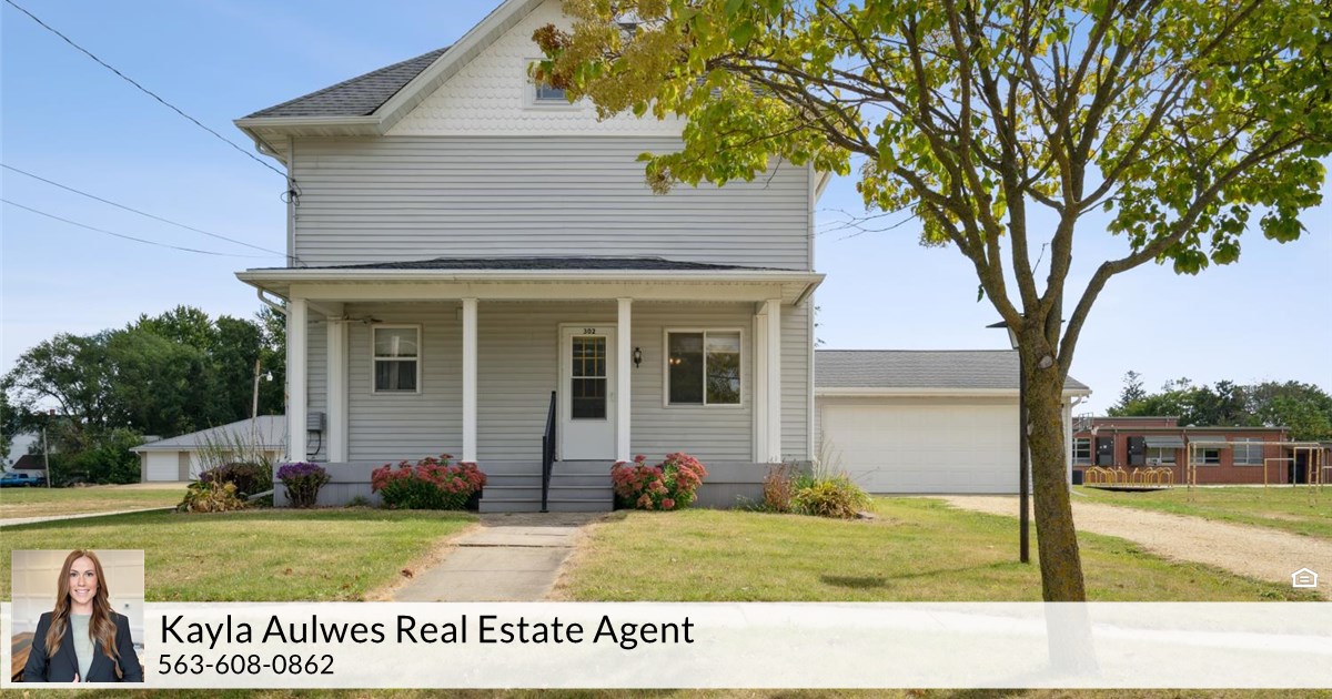 302 Park Ave, Strawberry Point, IA 52076